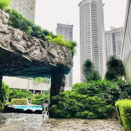 Rbr Lux Novotel Manila Hotel Residences Acqua