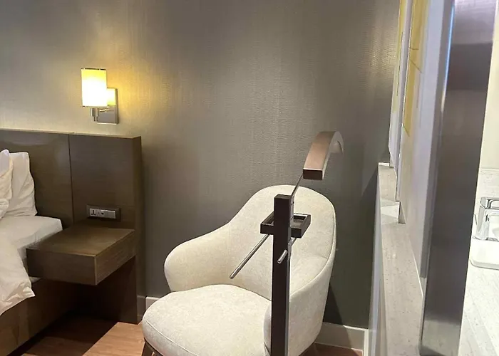 Rbr Lux Novotel Residences Acqua 5* マニラ市