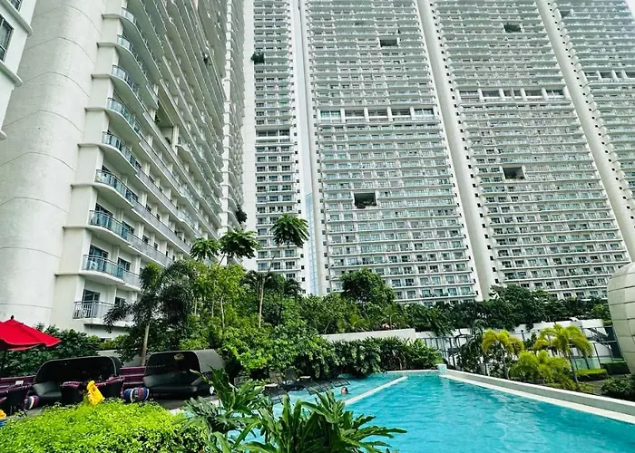 Rbr Lux Novotel Residences Acqua ホテル マニラ市