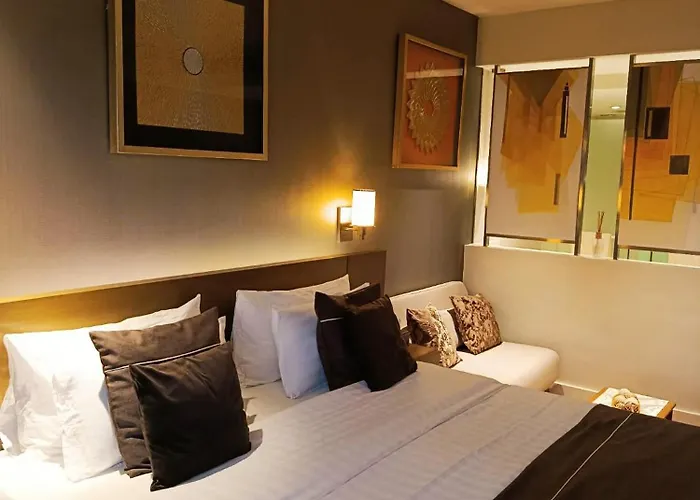 Rbr Lux Novotel Residences Acqua ホテル マニラ市