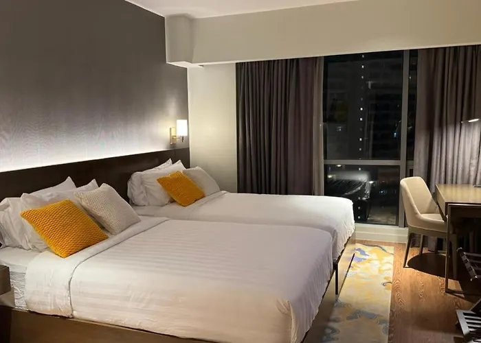 Rbr Lux Novotel Residences Acqua ホテル マニラ市