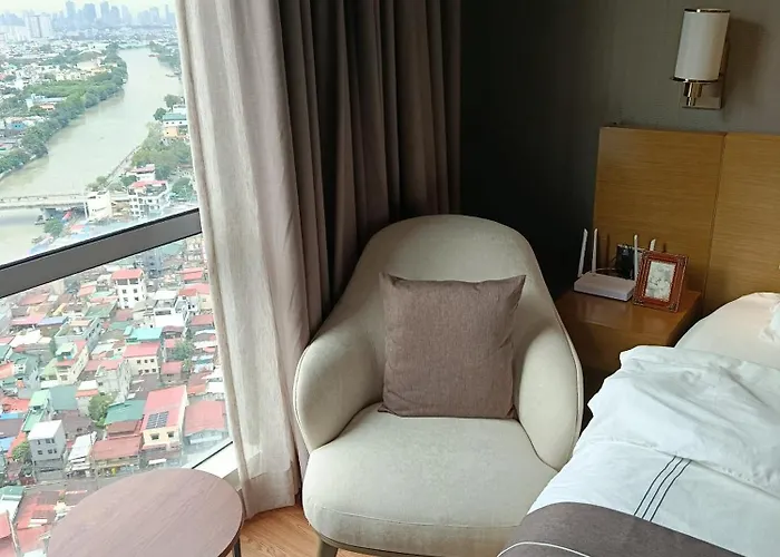 ホテル Rbr Lux Novotel Residences Acqua マニラ市
